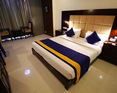 Hotel Oyo Premium Sola Sg Highway (Ahmedabad, Indija)