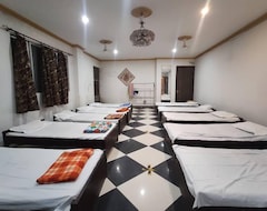 Khách sạn Raj (Sultanpur, Ấn Độ)