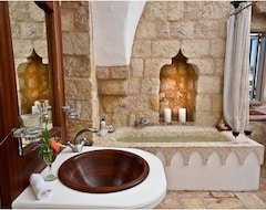 Hotelli The Castle (Kerem Maharal, Israel)