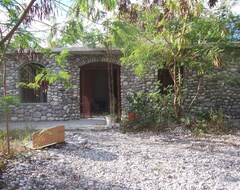 Tüm Ev/Apart Daire Country Home For Visiting, Eco-touring, Or Serving In Southern Haiti (Les Cayes, Haiti)