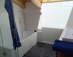 Cijela kuća/apartman Apartment Unterm Dach Mit Kleinem Seeblick (Münsing, Njemačka)