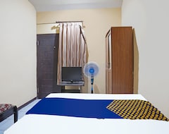 Khách sạn Oyo 91695 Hotel Benteng Portugis (Jombang, Indonesia)