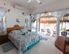 Hele huset/lejligheden Beachfront Villa With Pool & Waterfall: Gorgeous Sandy Beach, Ideal For Families (Tulum, Mexico)