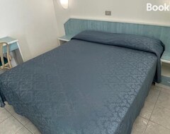 Hotel Albergo Desiree (Alba Adriatica, Italija)