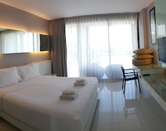 Hotel Serenotel Pattaya Beach Front (Pattaya, Tailandia)