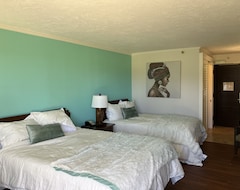 Khách sạn Light Filled Room, Just Steps To The Beach (Lihue, Hoa Kỳ)