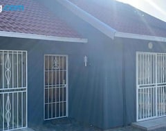 Toàn bộ căn nhà/căn hộ Home In Suideoord, Jhb South (Johannesburg, Nam Phi)