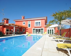Cijela kuća/apartman 314 -Excellent Quality Large Villa Within Walking Distance To Long Sandy Beaches (Fâo, Portugal)