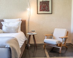 Hotel Adnaa - Modern Villa With 2 Pools, Sauna, Hammam, Tennis Court & Home Cinema (Marrakech, Morocco)