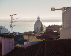 Hotelli Rooftop Terrace- Miradouro Do Monte 61579/al (Lissabon, Portugali)