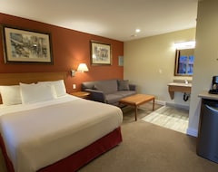 Hotel Sahara Courtyard Inn & Suites Osoyoos (Osoyoos, Canada)