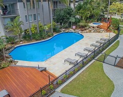 Hotelli Baronnet Apartments (Surfers Paradise, Australia)