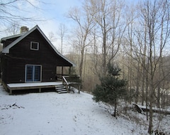 Entire House / Apartment 100 private acres of mountain splendor.You won't find anything else like it! (Elk Park, USA)