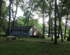 Toàn bộ căn nhà/căn hộ Family Cottage On Corey Lake (Three Rivers, Hoa Kỳ)