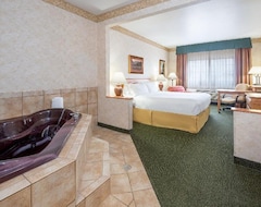Khách sạn Holiday Inn Express Hotel & Suites Raton, An Ihg Hotel (Raton, Hoa Kỳ)