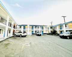 Motel Casa Blanca Hotel & Suites Orange SR-55 Freeway, Near Honda Center, Chapman University, Disneyland (Orange, USA)