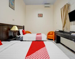 Hotelli Capital O 90693 Orchid Hotel (Tulungagung, Indonesia)