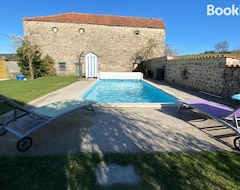 Casa/apartamento entero Au Pool House De La Faye +spa Ouvert Toute Lannee (Saint-Romain-Lachalm, Francia)