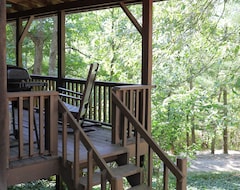 Toàn bộ căn nhà/căn hộ Secluded Hot Tub Cabin In The Heart Of Southeast Ohio (Old Washington, Hoa Kỳ)