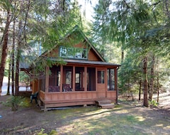 Entire House / Apartment Secluded Cabin On Horse Creek, Outdoor Camp Kitchen, Sauna & Bathouse (McKenzie Bridge, USA)