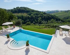 Toàn bộ căn nhà/căn hộ Luxus-urlaub Mit Privaten Pool Und Atemberaubenden Panorama In Der Natur (Monte Rinaldo, Ý)