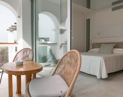 Hotel Destino Pacha Ibiza - Adults Only - Entrance To Pacha Club Included (Santa Eulalia, España)
