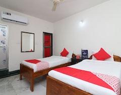 Hotel OYO 18587 Alok House (Bodh Gaya, Indija)