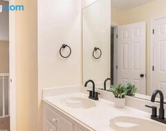 Cijela kuća/apartman Elegant 4 Bed And 2.5 Bath Home With Office In Carrolton Tx (Carrollton, Sjedinjene Američke Države)