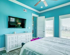Tüm Ev/Apart Daire Lavish Lilac By The Ocean, New Construction, Private Pool And Hot Tub. (Crystal Beach, ABD)