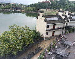 Hotel Diangu Holiday (Yixian, Kina)