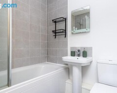 Casa/apartamento entero Alt-stay At Wakefield Westgate Station - Modern 2 Bed 2 Bath Home In Central Wakefield With Parking - Sleeps 6 - Ideal For Contractors & Families - Se (Wakefield, Reino Unido)