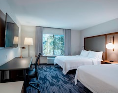 Khách sạn Fairfield Inn & Suites by Marriott Kelowna (Kelowna, Canada)