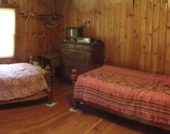 Entire House / Apartment Lemens Lodge Sportsman & Family Lodge On Long Lake-sleeps 12 - Open All Year (Spooner, USA)