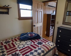 Casa/apartamento entero 3 Bedroom Cabin Steps Away From Beautiful Little Mcdonald Lake (Frazee, EE. UU.)