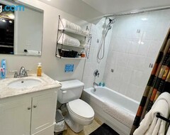 Cijela kuća/apartman Private Spacious Oversized Suite With Free Parking (Kingston, Kanada)
