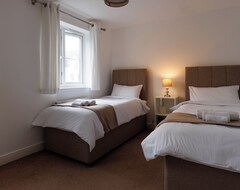 Cijela kuća/apartman Comfortable 4-bedroom House/ Park View/ Pet Friendly/ Close To The Hospital (Aylesbury, Ujedinjeno Kraljevstvo)