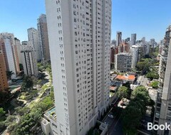 Hotel Flat esquina da Helio Pelegrino (Sao Paulo, Brazil)