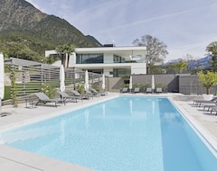 Otel Alpine Luxury Surrounded By A Dreamlike Nature (Algund, İtalya)