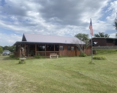 Toàn bộ căn nhà/căn hộ Relax At Your Rustic Lakeview Cabin (Canute, Hoa Kỳ)