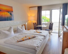 Khách sạn Hotel Waterkant (Sassnitz, Đức)