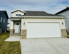 Hele huset/lejligheden New Family- Friendly 3 Bedrm Home In West Fargo With Space To Gather And Relax. (West Fargo, USA)