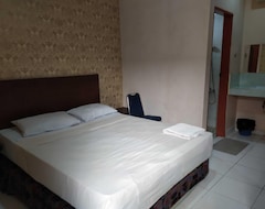 Khách sạn Oyo 93176 Hotel Savira (Barru, Indonesia)