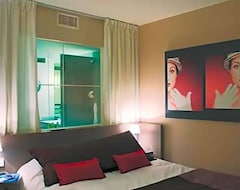 Hotel Standing  Suites By Actisource (Roissy-en-France, Francuska)