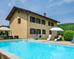 Toàn bộ căn nhà/căn hộ Vacation Home Casa Nocciola In Ferrere - 11 Persons, 5 Bedrooms (Ferrere, Ý)