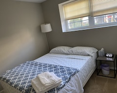 Cijela kuća/apartman Cozy Walkout Basement In A Quiet Townhome With 1 Bedroom, 1 Parking, Wifi (Leesburg, Sjedinjene Američke Države)