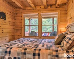 Hele huset/lejligheden Moonshine Manor Cabin With Fire Pit And Porch! (Lake Lure, USA)