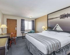 Hotel Super 8 by Wyndham Guelph (Guelph, Canada)