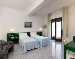 Khách sạn Saracen Sands Hotel & Congress Centre (Isola delle Femmine, Ý)