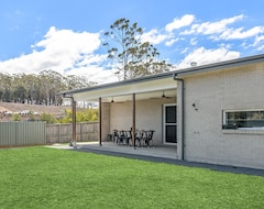 Toàn bộ căn nhà/căn hộ Mcgrath Welcomes You To, Abode On Brookwater Your Home Away From Home (Mollymook, Úc)