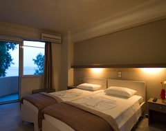 Hotel Seafalios (Kalamaki Chania, Greece)